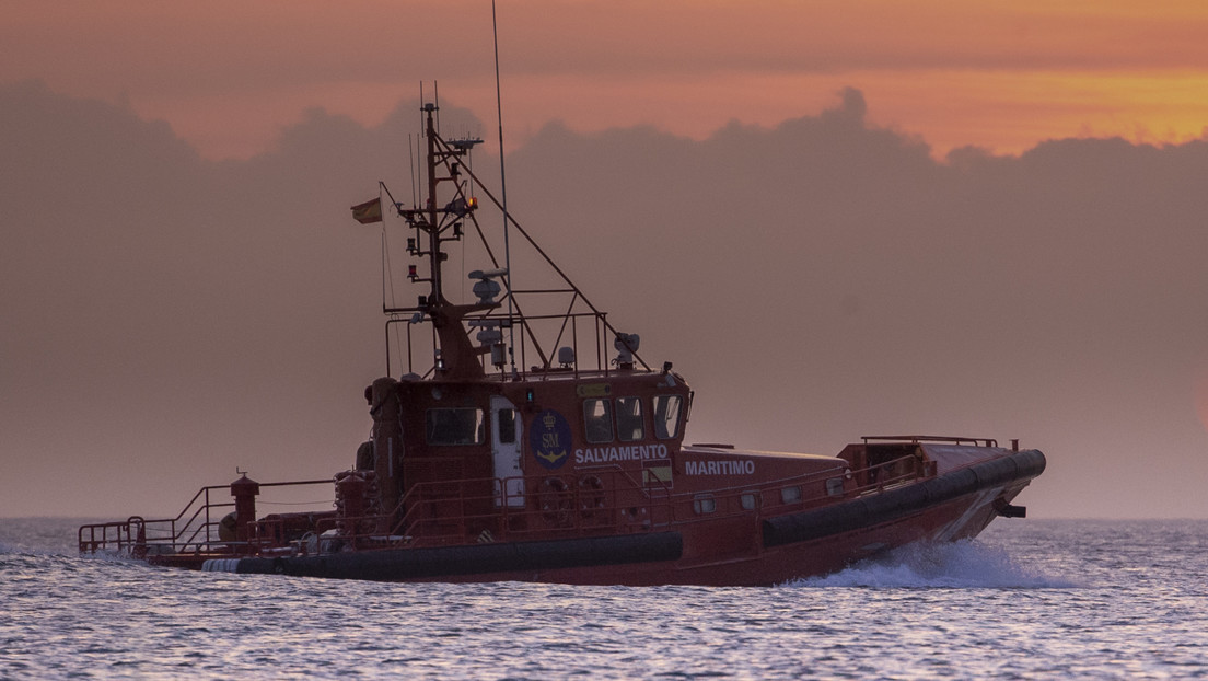 Un hombre muere decapitado tras ser arrollado su barco por un ferry en España
