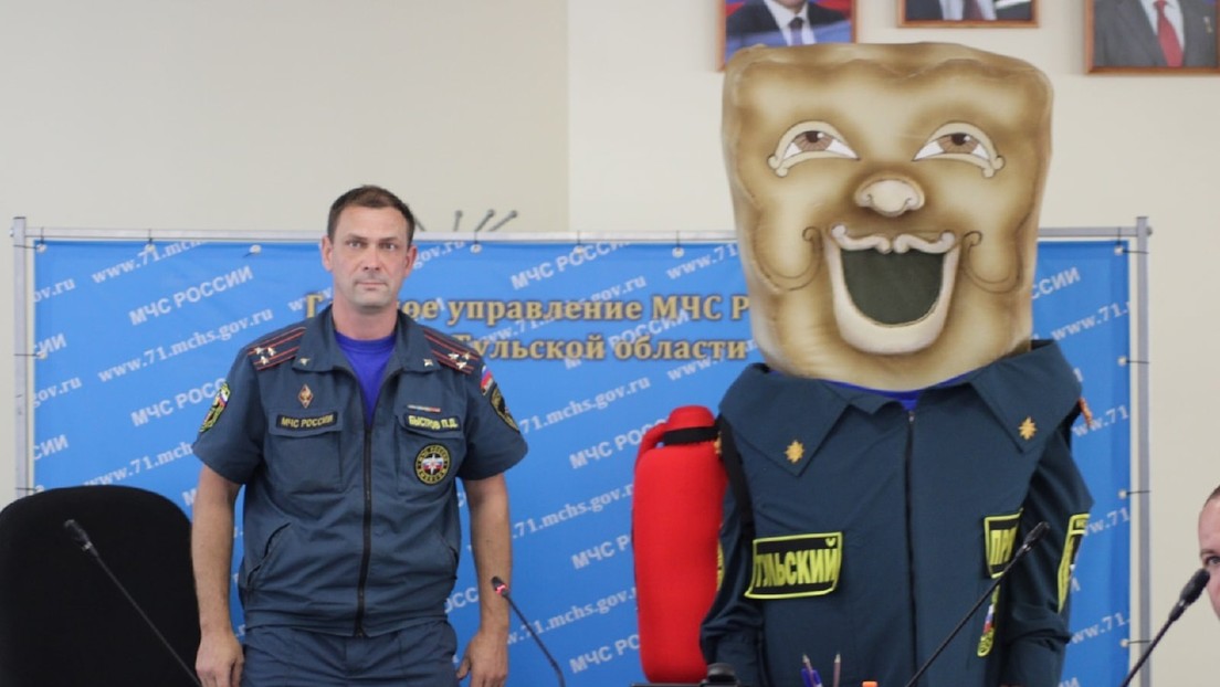 La inusual apariencia de la nueva mascota de un equipo de emergencias ruso causa estupefacción y risas en las redes sociales