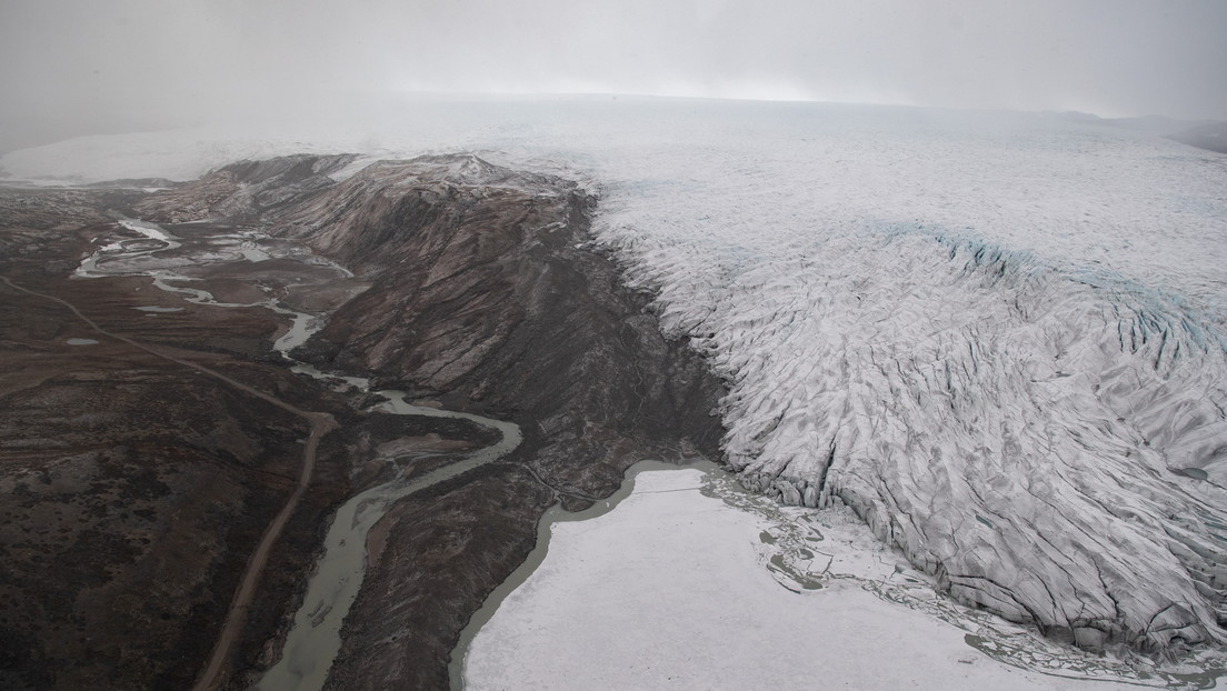 Llueve por primera vez en la cima de la capa de hielo de Groenlandia desde que se tiene registros