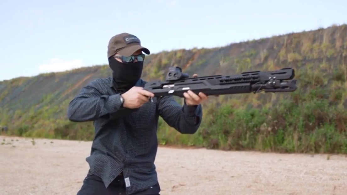 Kaláshnikov revela más detalles sobre su escopeta 'para hipsters', capaz de sincronizarse con el móvil y transmitir la caza en directo
