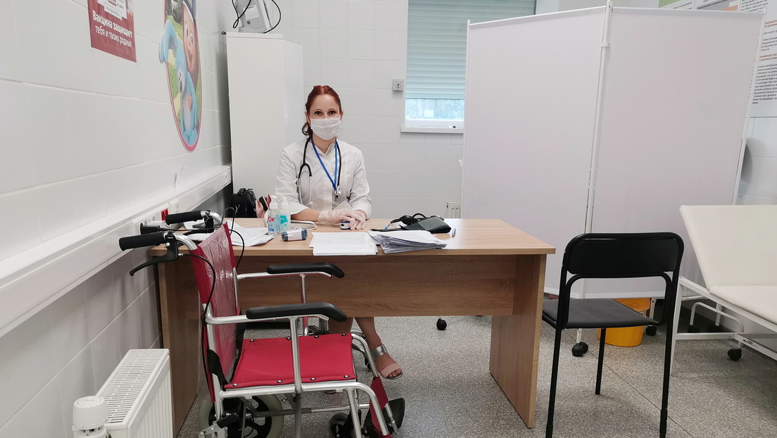 El número de hospitalizaciones por el covid-19 cae significativamente en una región rusa tras la vacunación de más del 50% de sus habitantes adultos