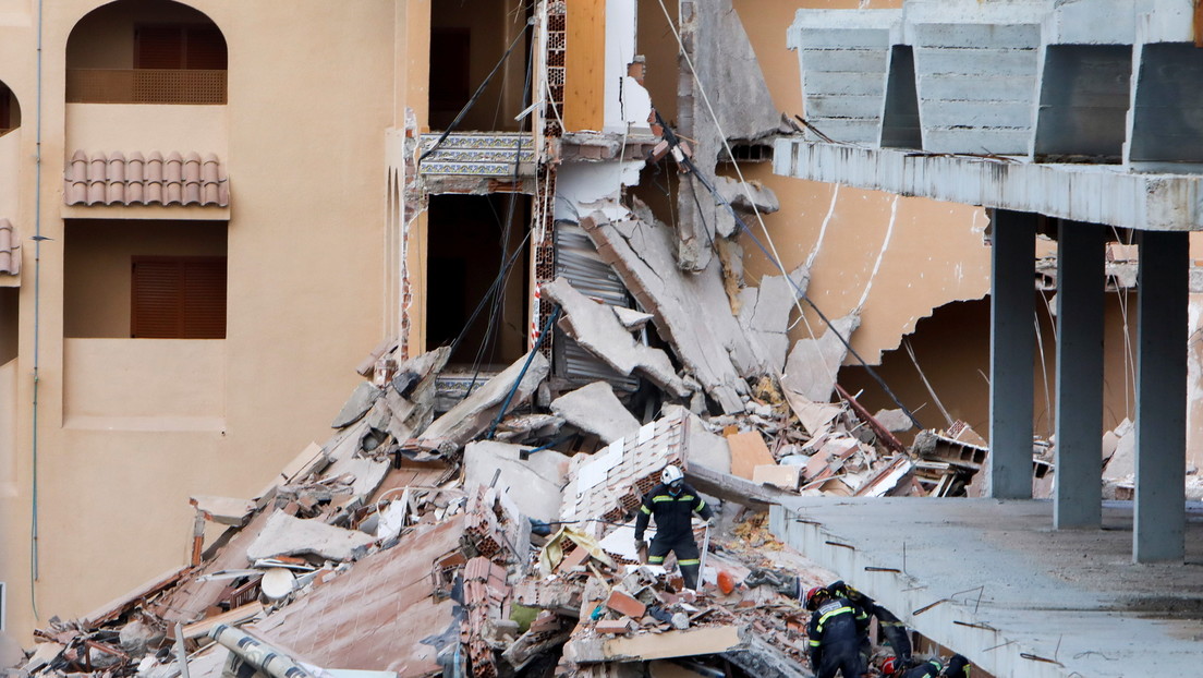 El derrumbe de un edificio de tres plantas en España deja un muerto y una desaparecida