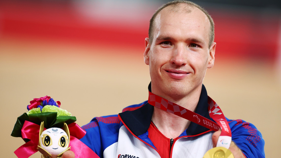 Un exrepartidor de comida ruso logra la medalla de oro en ciclismo en pista en los Juegos Paralímpicos de Tokio 2020