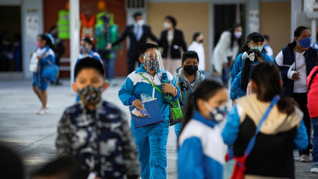 México regresa a las clases en medio de la polémica por una nueva ola de contagios