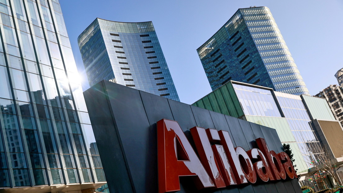 Alibaba despide a 10 empleados por filtrar el relato de una compañera que acusó a su jefe de haberla violado