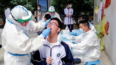 China ordena pruebas masivas de covid-19 en Wuhan en medio de un brote provocado por la variante Delta
