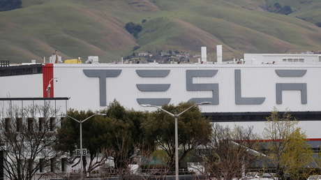 Tesla paga un millón de dólares a un exempleado por haber sufrido insultos racistas de sus supervisores