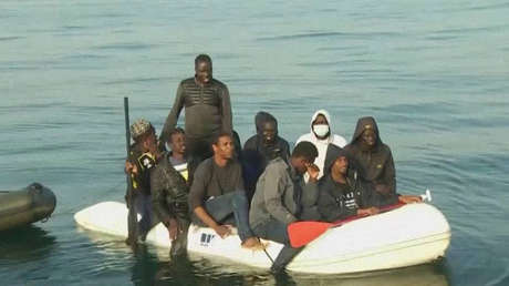 Reportan en el Reino Unido un nuevo récord diario de inmigrantes que intentan cruzar el canal de La Mancha