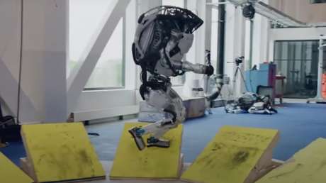 Enseñan a los robots de Boston Dynamics a practicar 'parkour' (VIDEO)