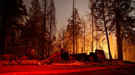 Un gran incendio forestal en el norte de California obliga a evacuar a miles de personas  (VIDEOS)