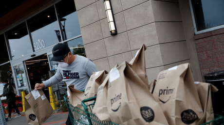 Amazon ofrece un incentivo de más de 1.300 dólares para atraer a personal al Reino Unido mientras el país enfrenta una crisis de reclutamiento