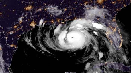 El huracán Ida se intensifica hasta la categoría 3 sobre el golfo de México
