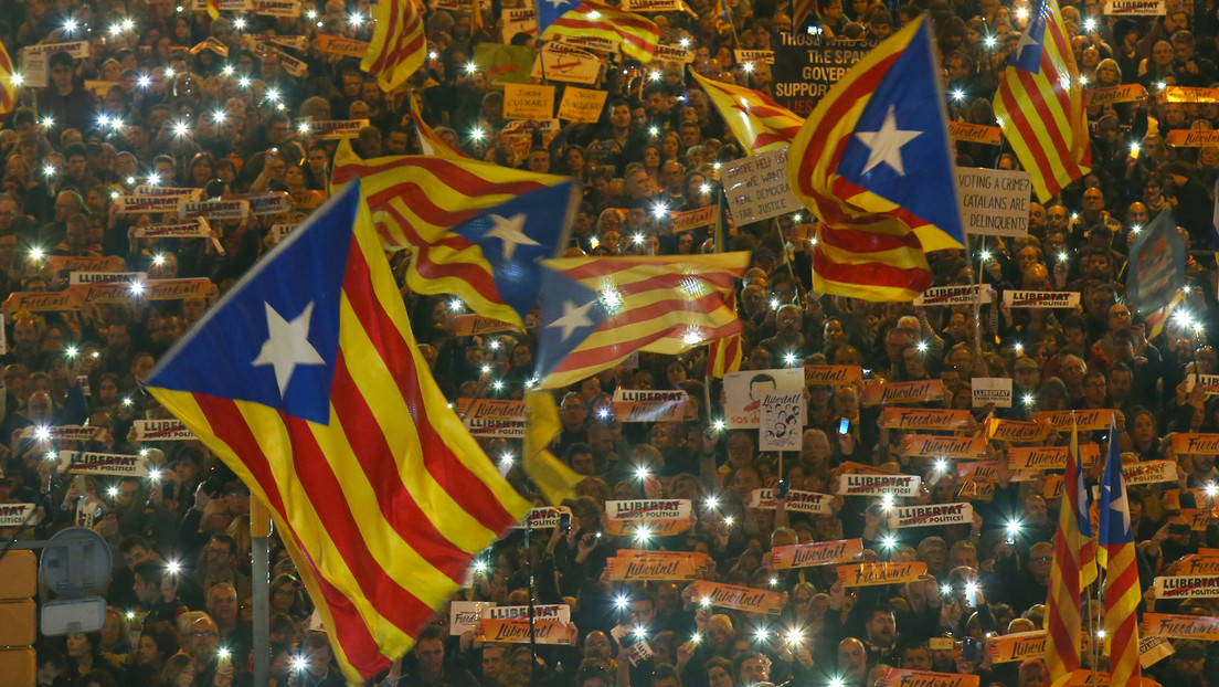 Una información del NYT insiste en vincular a Rusia con el independentismo catalán y Puigdemont responde