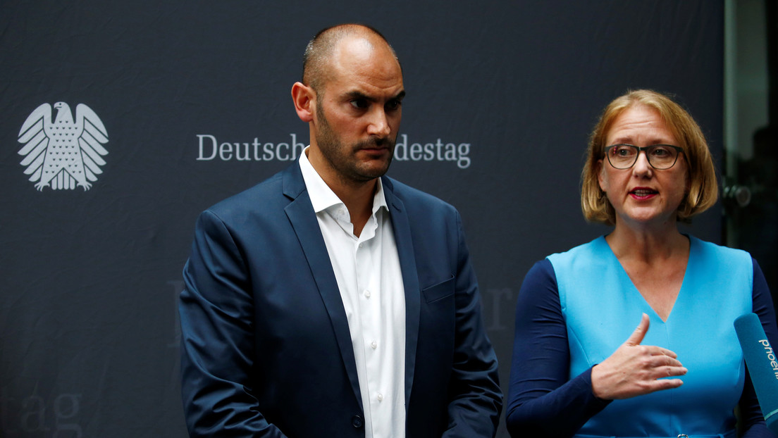 Político alemán enfrenta una avalancha de críticas tras proponer un plan que permita denunciar a evasores de impuestos por Internet