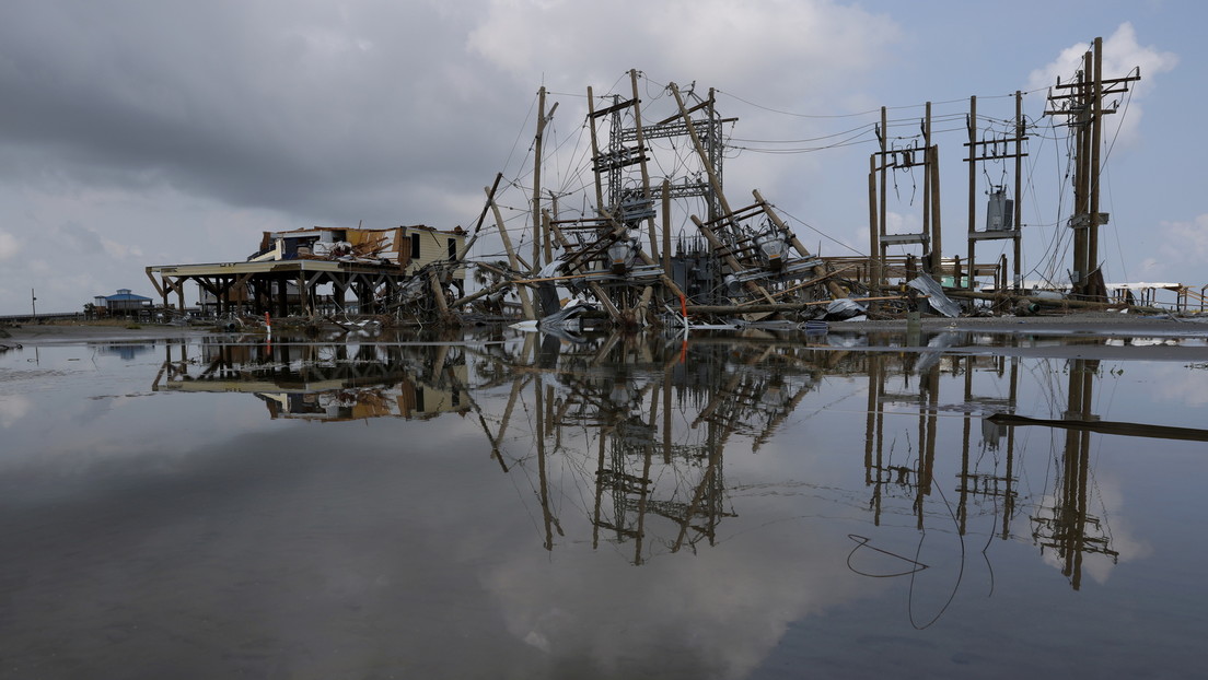 Más de 715.000 casas siguen sin electricidad en Luisiana debido al paso del huracán Ida