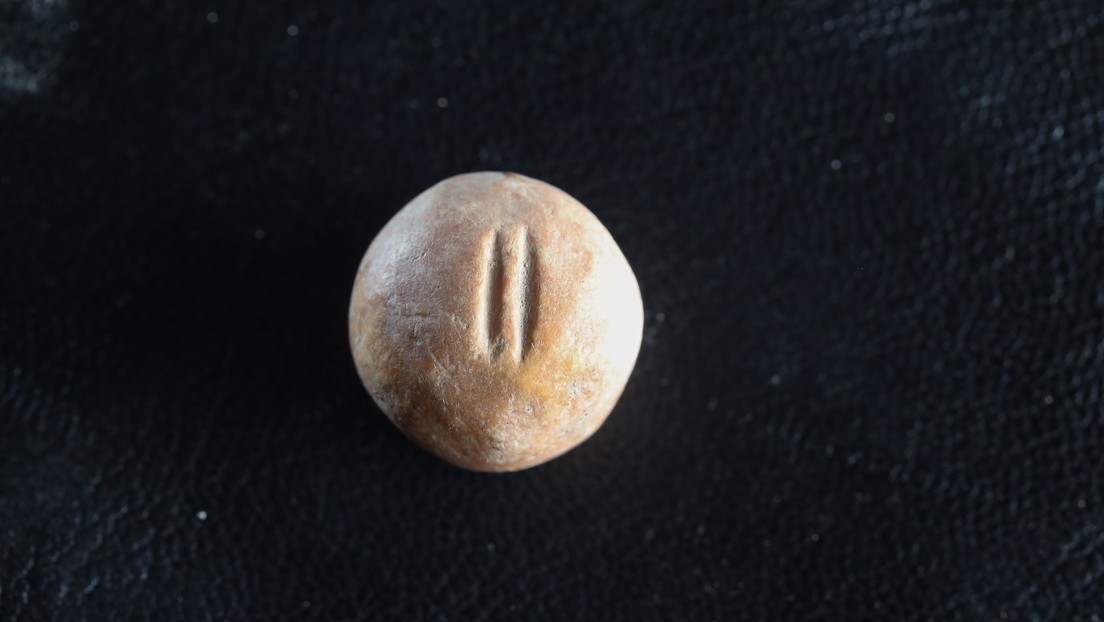Descubren una pesa fraudulenta "extremadamente rara" que fue usada por comerciantes en Jerusalén hace más de 2.500 años