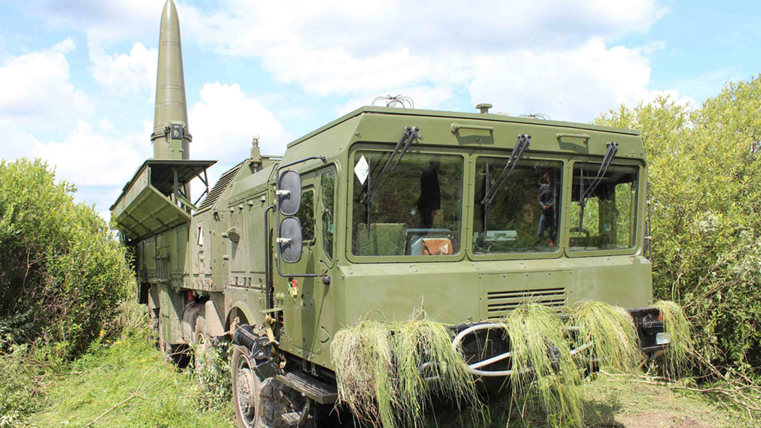Misiles rusos Iskander-M con capacidad nuclear realizan un ataque grupal durante los ejercicios Západ-2021