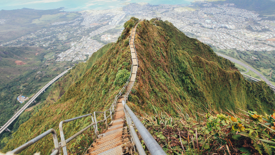 Aprueban la eliminación de las famosas 'escaleras al cielo' de Hawái debido a su alto costo de mantenimiento