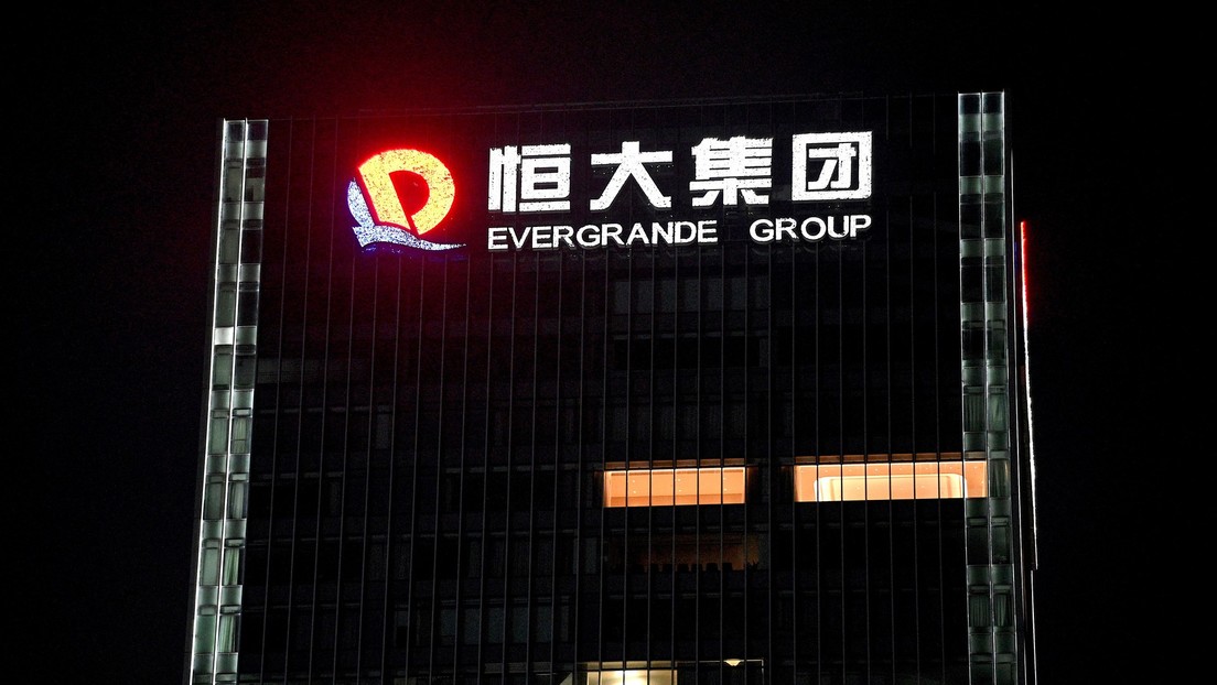 ¿Cuán peligrosa sería la quiebra del gigante inmobiliario Evergrande Group para la economía china?