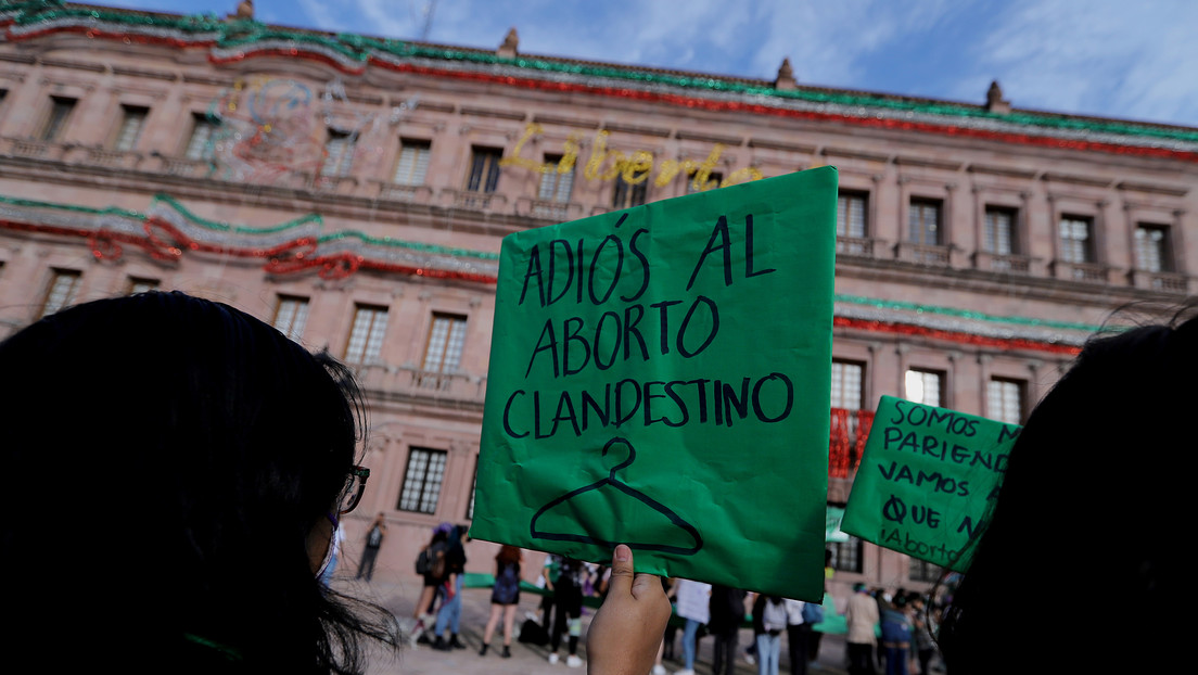 "Mejor maten a sus hijas": la convocatoria femicida de un cura en México para protestar contra la despenalización del aborto