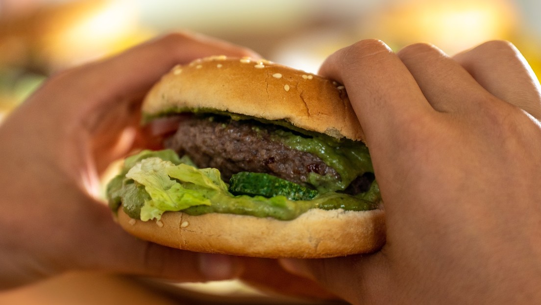 Un dedo humano aparecido dentro de una hamburguesa desata escándalo en Bolivia
