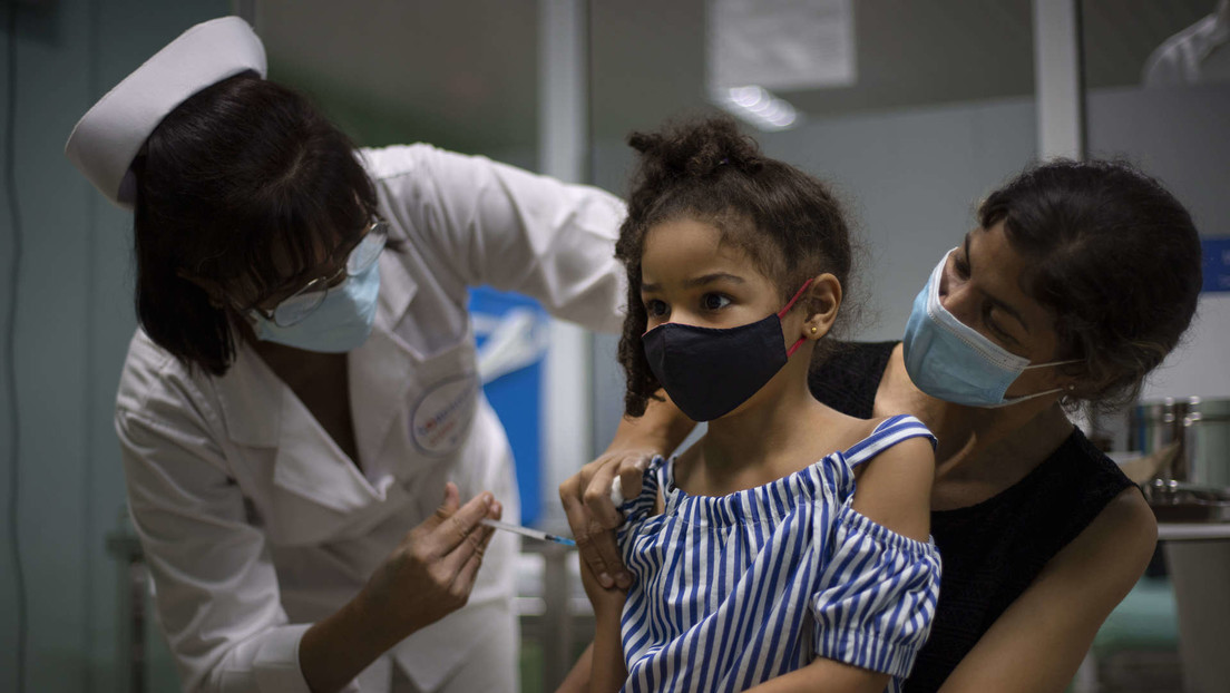 Cuba avanza en la inmunización masiva de niños con sus propias vacunas anticovid