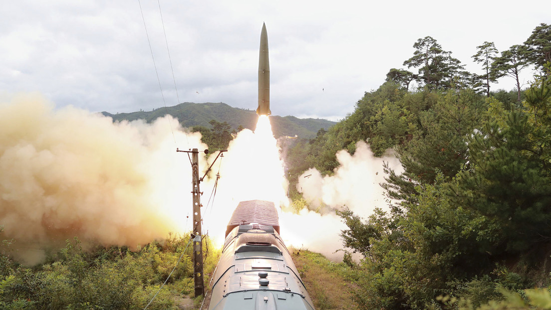 Corea del Norte confirma que probó exitosamente un nuevo "sistema de misiles sobre raíles" (FOTOS)