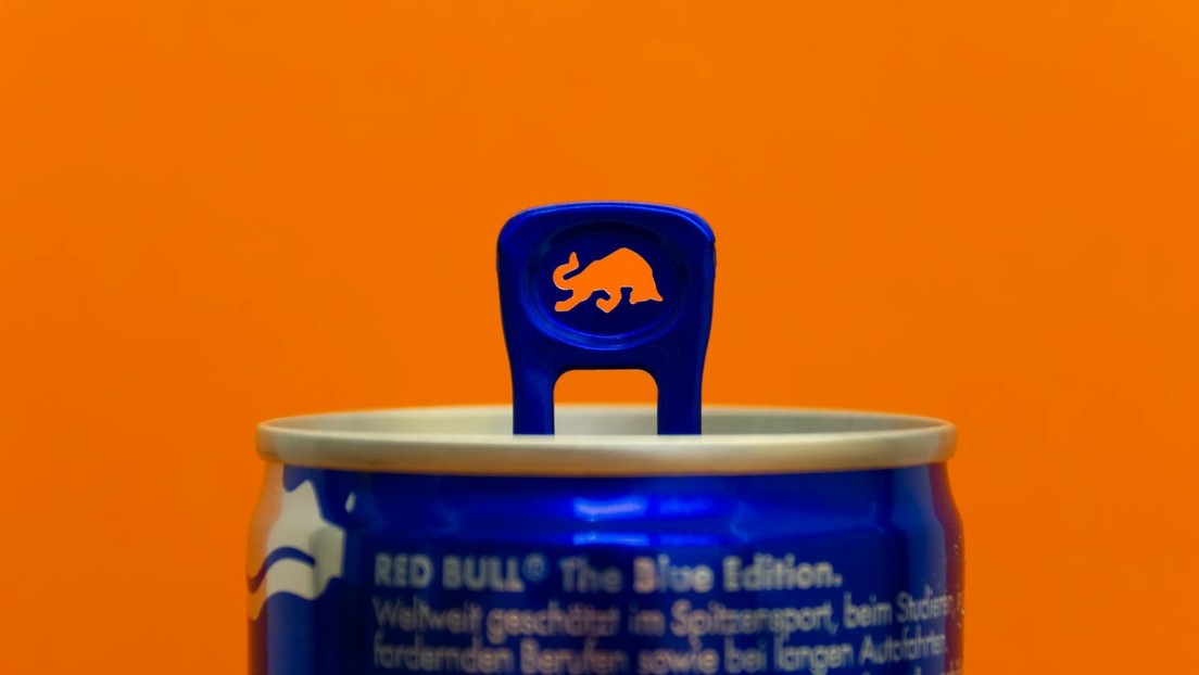 'Choque de toros': Red Bull amenaza con demandar a un fabricante de ginebra por el parecido de su nombre con su marca