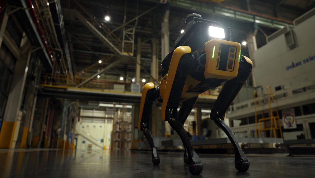 VIDEO: El perro robot Spot tiene un nuevo trabajo como guardián en una fábrica de automóviles surcoreana