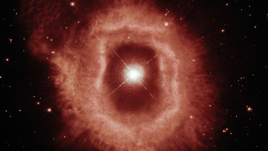 El telescopio espacial Hubble captura el 'ojo' de una estrella "monstruo" moribunda