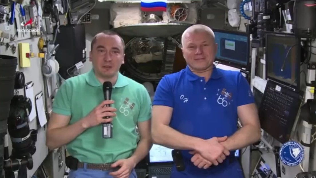 Cosmonautas rusos felicitan a México por su independencia desde la Estación Espacial Internacional