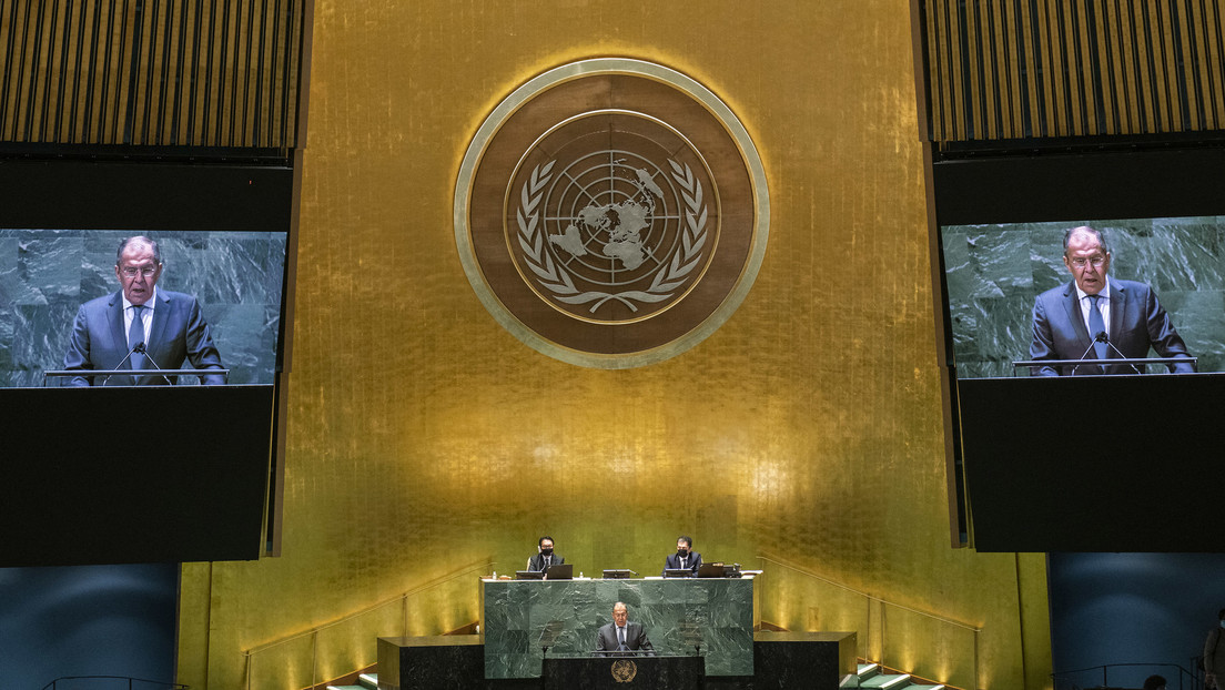 "Ante los desafíos globales, el mundo necesita unidad": Lavrov critica la política de doble rasero y llama a respetar el rol de la ONU