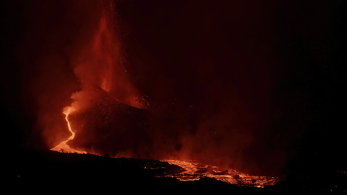 El cono principal del volcán de La Palma sufre una rotura parcial al no poder soportar su propio peso (VIDEO)