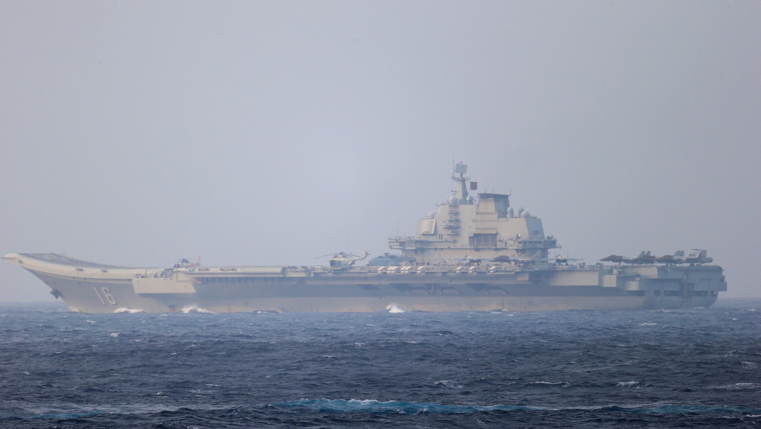 China tacha de "malintencionado" el tránsito de una fragata británica por el estrecho de Taiwán