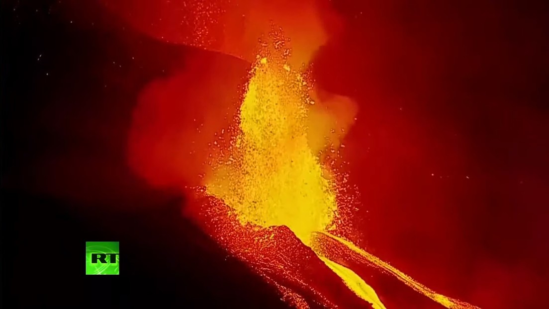 EN VIVO: El volcán de Cumbre Vieja, en la isla española de La Palma, sigue arrojando flujos de lava