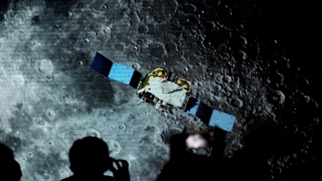 Hallan fragmentos "exóticos" en rocas lunares traídas a la Tierra por la misión china Chang'e-5