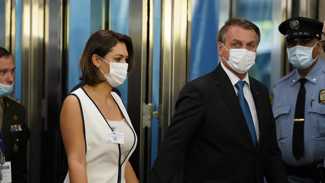 "Para que deje de ser un peligro para los demás": El alcalde de Nueva York pide a la esposa de Bolsonaro que envíe al mandatario a vacunarse