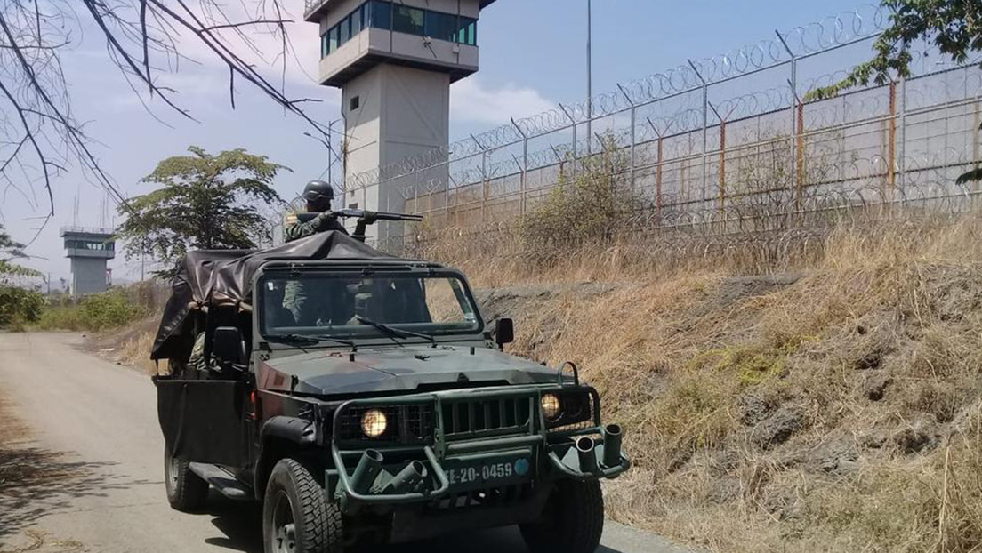 Fuerzas Armadas de Ecuador realizan operaciones en la prisión de Guayas donde fueron asesinados 116 prisioneros