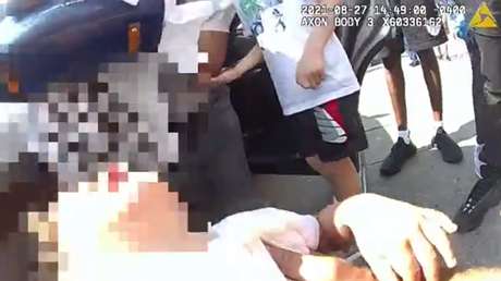 VIDEO: Oficial de policía salva la vida de un niño de dos años que yacía sin signos vitales en el interior de un vehículo en EE.UU.