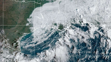 VIDEOS: La tormenta tropical Nicholas deja inundaciones y cientos de miles de hogares sin electricidad en EE.UU.