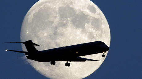 La luna llena 'de cosecha' ilumina el cielo nocturno este martes