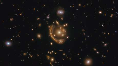 Científicos ubican uno de los 'anillos de Einstein' más grandes y completos jamás vistos