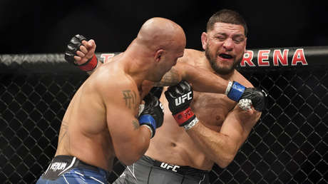 Nick Díaz pierde por TKO ante Robbie Lawler en su esperado regreso al octágono más de 6 años después (VIDEO)