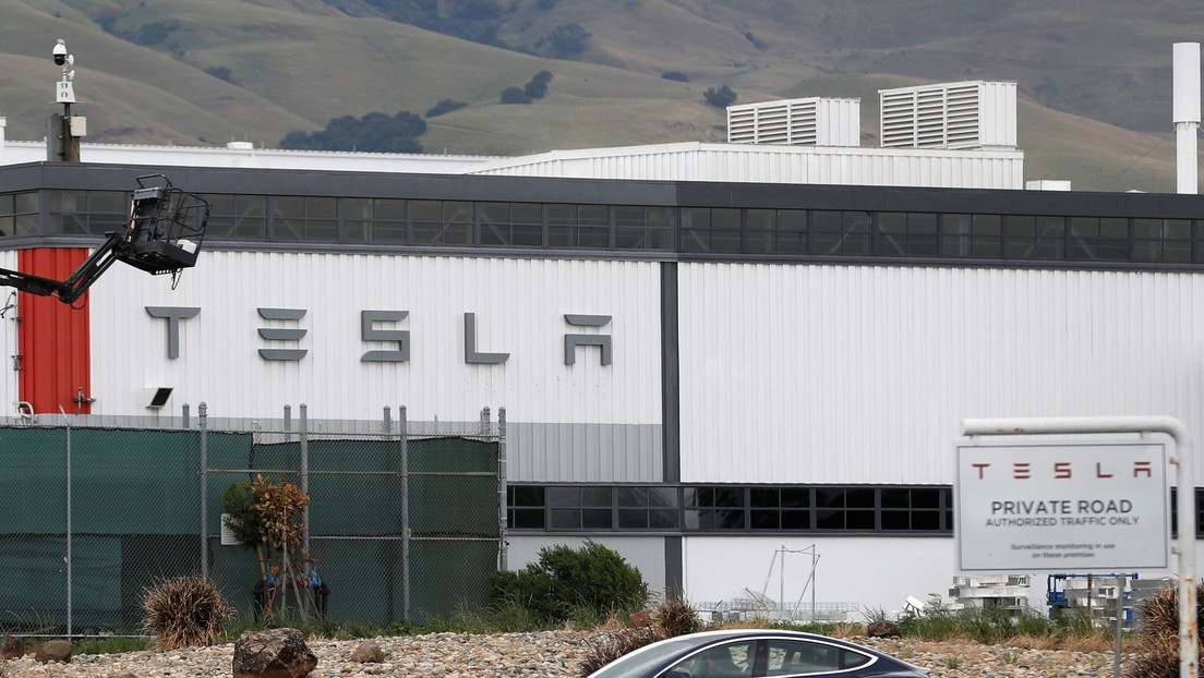 Un tribunal de EE.UU. ordena a Tesla indemnizar con más de 130 millones de dólares a un extrabajador afroamericano por racismo