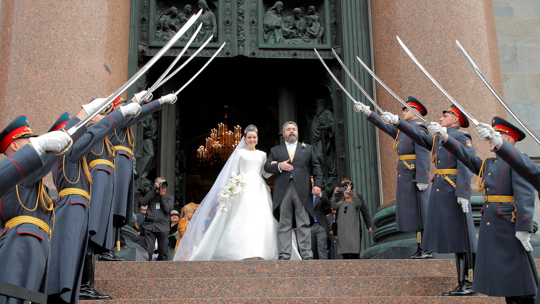 Someten a medidas disciplinarias a los responsables de la participación de la guardia de honor en la boda de un descendiente del último zar ruso