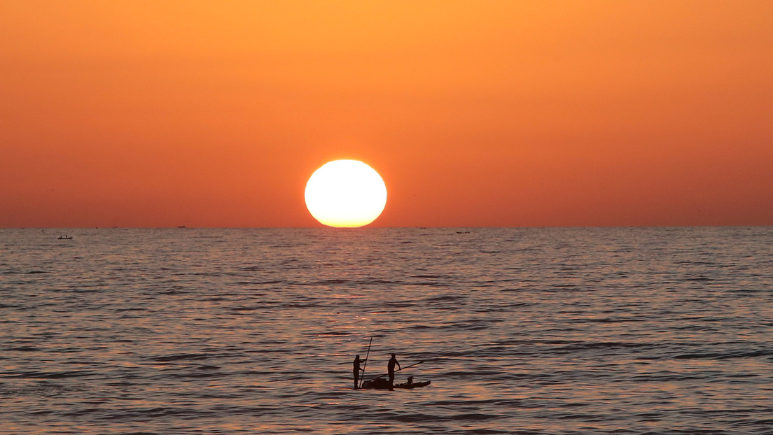 Dos hombres perdidos en el mar 29 días, sobreviviendo con agua de lluvia y cocos, aseguran que fue un "buen descanso" del mundo