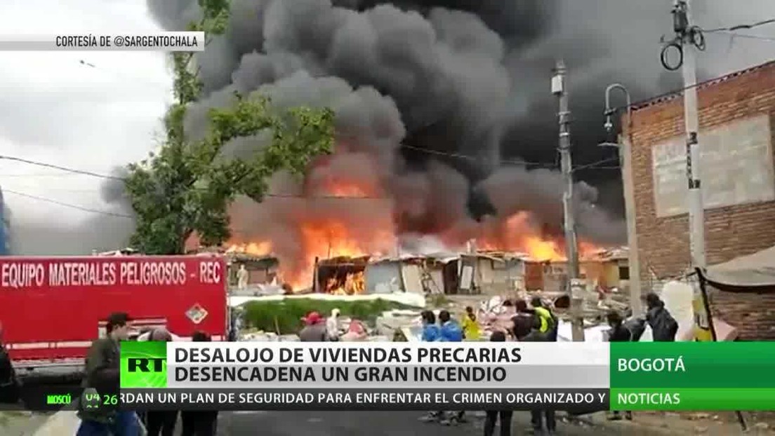 Desalojo de viviendas precarias desencadena un gran incendio en Bogotá
