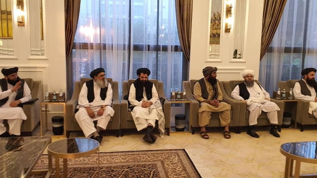Los talibanes evalúan como "positivas" las conversaciones en Doha y afirman que EE.UU. ha prometido proporcionar ayuda humanitaria a Afganistán