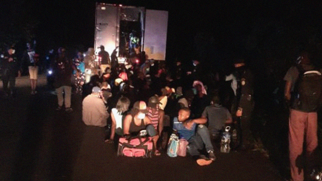 Rescatan a más de cien migrantes de un contenedor abandonado en Guatemala