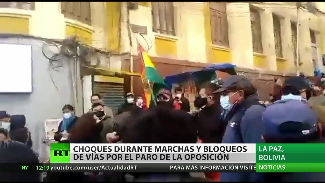 Enfrentamientos y bloqueos de vías durante las movilizaciones de la oposición en Bolivia